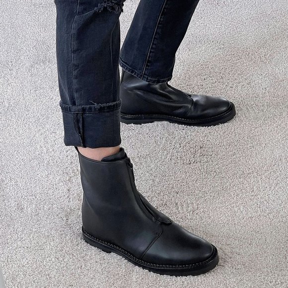 VINCE Cabria Water Resistant Front Zip Boot Size 7 US - Picture 3 of 7